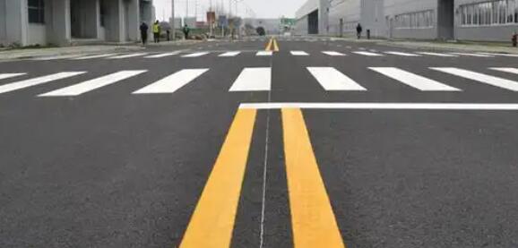 蘇州廠區(qū)地面劃線施工服務(wù)，專業(yè)高效保障生產(chǎn)安全