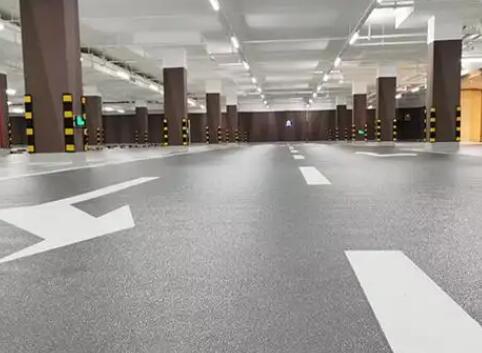 工廠磨石地坪施工難題不用愁,專業設備團隊來解憂 工廠磨石地坪施工難題不用愁,專業設備團隊來解憂