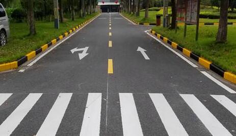 廠區(qū)劃線施工選對團(tuán)隊(duì)很關(guān)鍵！專業(yè)團(tuán)隊(duì)包工包料